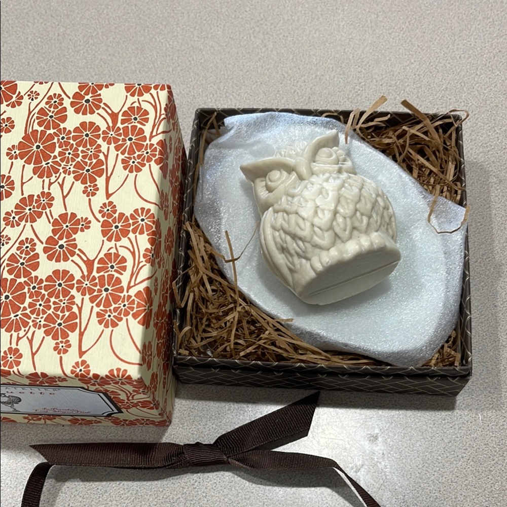 Orange and Cream Floral Accent Box with Quilted Texture with owl hand soap - Picture 2 of 3